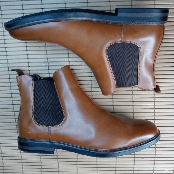 Unlisted by Kenneth Cole | Shoes | Unlisted By Kenneth Cole  Unlisted by Kenneth Cole men\'s sz 12D brown pull on Chelsea Beatles chukka boot.